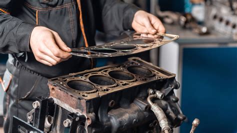 The average cost of head gasket repair is around $1,000 to $2,000, but this isn’t because the parts are expensive. Why do head gasket repairs cost so much? The high costs involved in head gasket repair generally stem from the amount of labor required to sort the problem out, rather than the cost of a replacement part. 